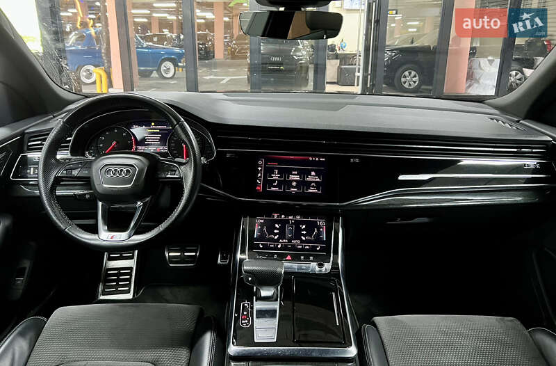 Внедорожник / Кроссовер Audi Q8 2019 в Киеве