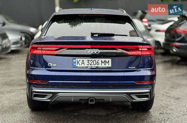 Внедорожник / Кроссовер Audi Q8 2021 в 