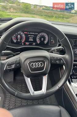 Позашляховик / Кросовер Audi Q8 2019 в 