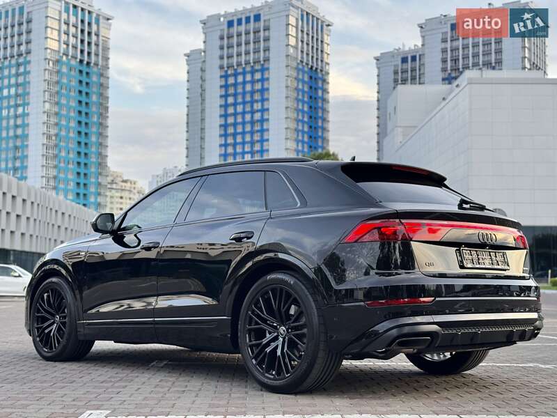 Внедорожник / Кроссовер Audi Q8 2025 в Одессе