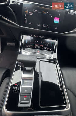 Внедорожник / Кроссовер Audi Q8 2019 в 