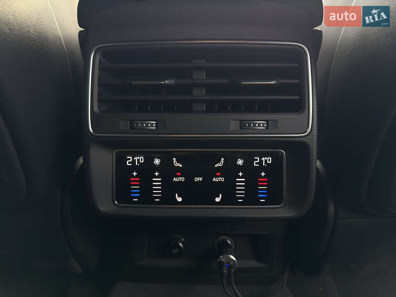 Позашляховик / Кросовер Audi Q8 2023 в Києві