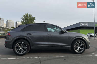 Внедорожник / Кроссовер Audi Q8 2023 в 