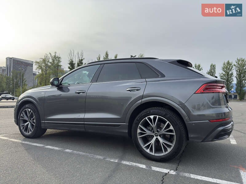 Позашляховик / Кросовер Audi Q8 2023 в Києві