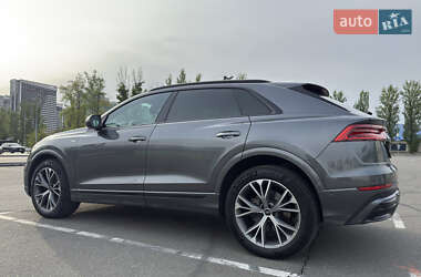 Внедорожник / Кроссовер Audi Q8 2023 в 