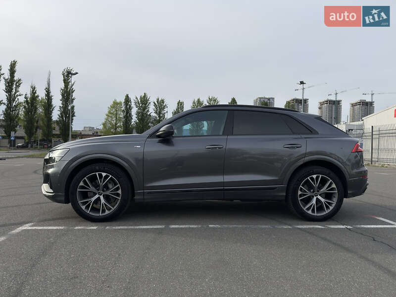 Позашляховик / Кросовер Audi Q8 2023 в Києві