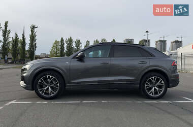Внедорожник / Кроссовер Audi Q8 2023 в 
