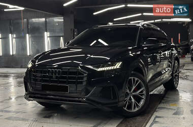 Внедорожник / Кроссовер Audi Q8 2020 в 