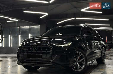 Внедорожник / Кроссовер Audi Q8 2020 в 