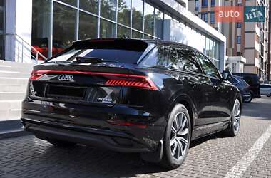 Позашляховик / Кросовер Audi Q8 2018 в 