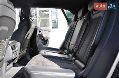 Позашляховик / Кросовер Audi Q8 2018 в 