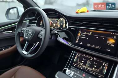 Внедорожник / Кроссовер Audi Q8 2024 в 