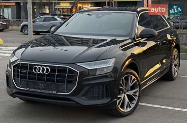 Внедорожник / Кроссовер Audi Q8 2021 в 