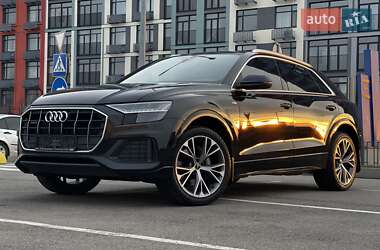 Внедорожник / Кроссовер Audi Q8 2021 в 