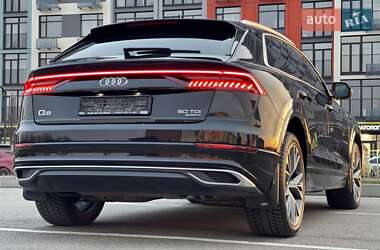 Внедорожник / Кроссовер Audi Q8 2021 в 