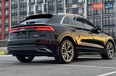 Внедорожник / Кроссовер Audi Q8 2021 в 