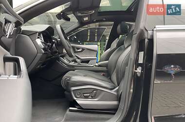 Внедорожник / Кроссовер Audi Q8 2021 в 