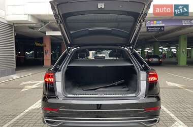 Внедорожник / Кроссовер Audi Q8 2021 в 