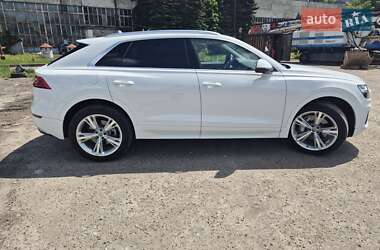 Позашляховик / Кросовер Audi Q8 2019 в 