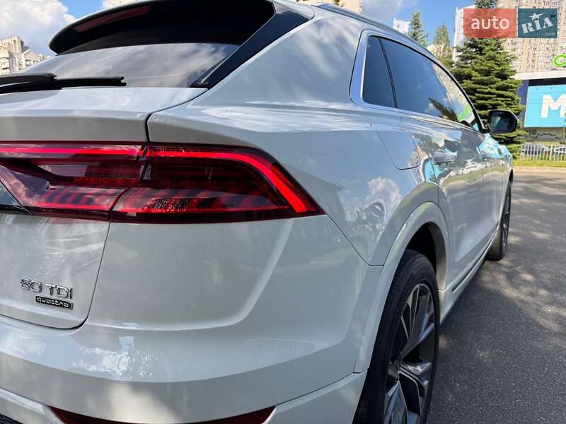 Позашляховик / Кросовер Audi Q8 2021 в Києві