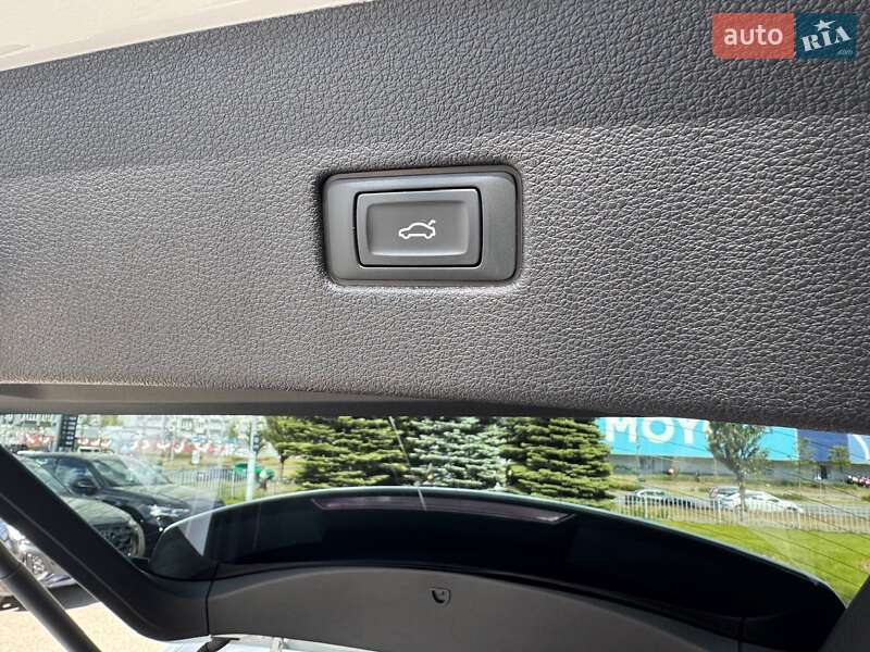 Позашляховик / Кросовер Audi Q8 2021 в Києві