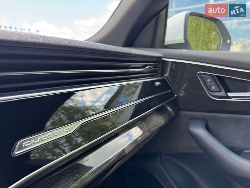 Позашляховик / Кросовер Audi Q8 2021 в Києві