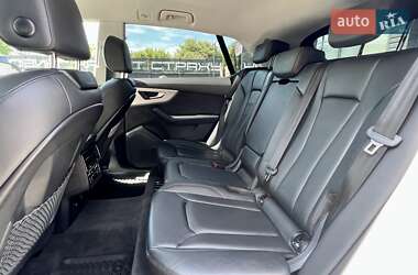 Позашляховик / Кросовер Audi Q8 2018 в 