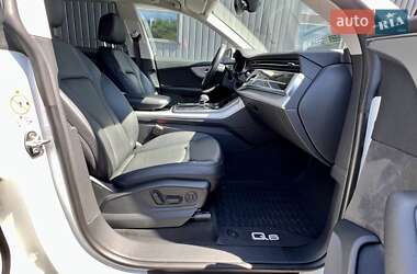 Позашляховик / Кросовер Audi Q8 2018 в 