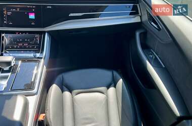 Позашляховик / Кросовер Audi Q8 2018 в 