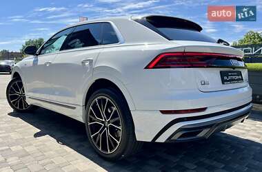 Позашляховик / Кросовер Audi Q8 2018 в 