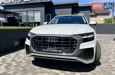 Позашляховик / Кросовер Audi Q8 2018 в 