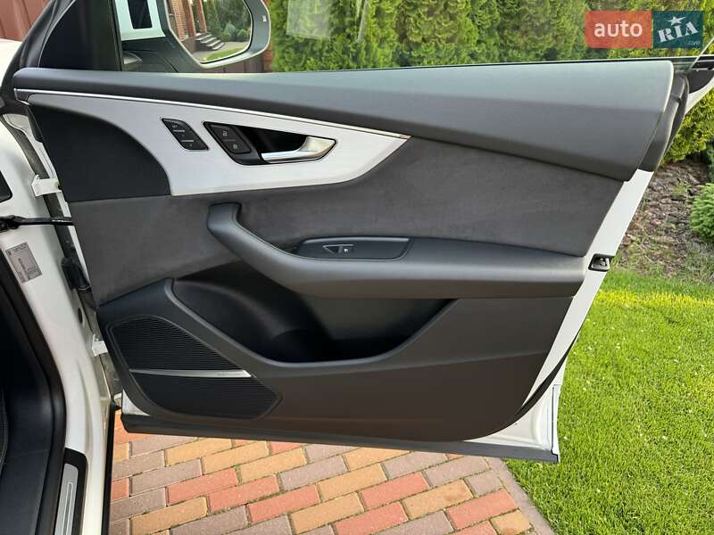 Внедорожник / Кроссовер Audi Q8 2018 в Киеве фото 46 Внедорожник / Кроссовер Audi Q8 2018 в Киеве