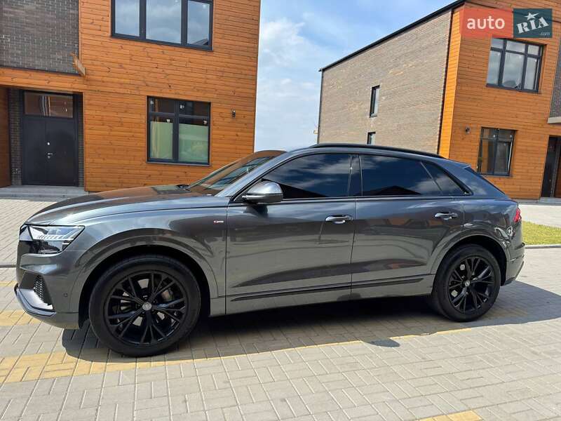 Внедорожник / Кроссовер Audi Q8 2021 в Днепре
