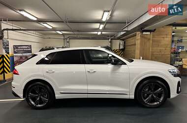 Внедорожник / Кроссовер Audi Q8 2024 в 