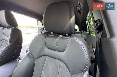 Внедорожник / Кроссовер Audi Q8 2021 в 