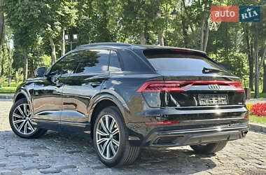 Внедорожник / Кроссовер Audi Q8 2021 в 