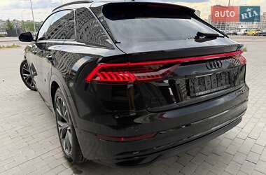 Внедорожник / Кроссовер Audi Q8 2022 в 