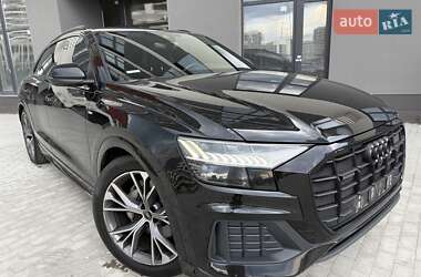 Внедорожник / Кроссовер Audi Q8 2022 в 