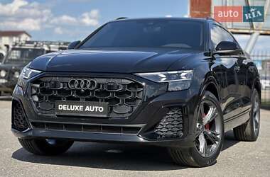Позашляховик / Кросовер Audi Q8 2024 в 