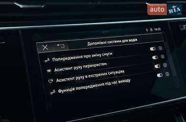 Позашляховик / Кросовер Audi Q8 2024 в 
