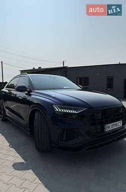 Внедорожник / Кроссовер Audi Q8 2019 в 