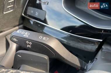 Внедорожник / Кроссовер Audi Q8 2021 в 