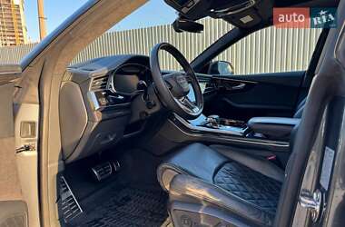 Внедорожник / Кроссовер Audi Q8 2018 в 