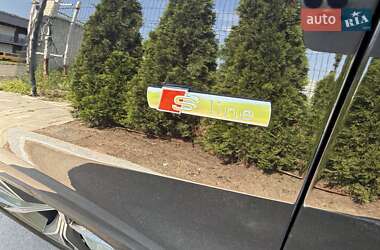 Позашляховик / Кросовер Audi Q8 2022 в 