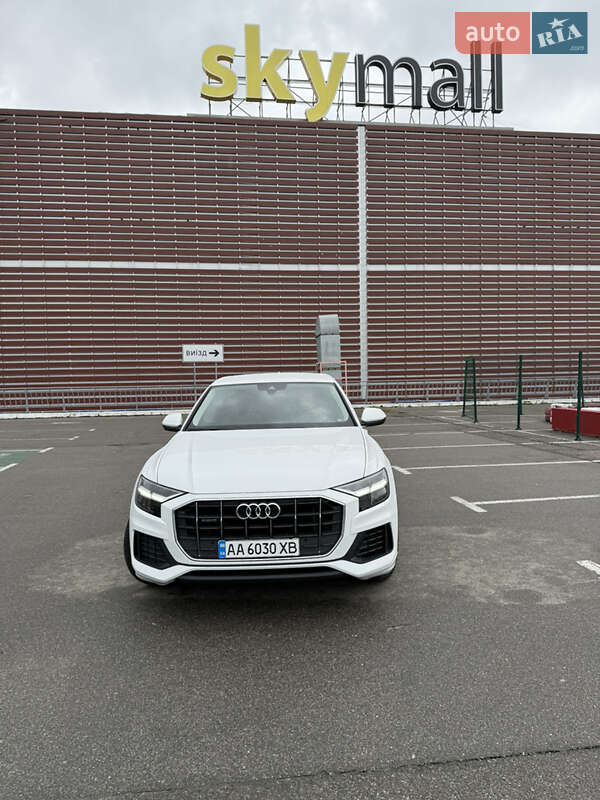 Внедорожник / Кроссовер Audi Q8 2019 в Киеве