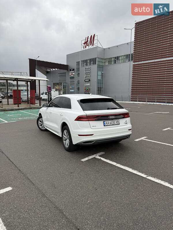 Внедорожник / Кроссовер Audi Q8 2019 в Киеве
