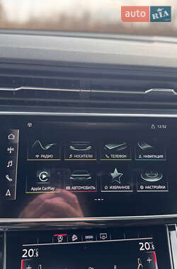 Внедорожник / Кроссовер Audi Q8 2021 в 