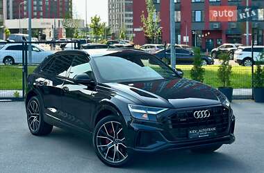 Позашляховик / Кросовер Audi Q8 2019 в 