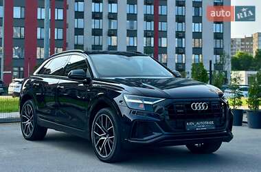 Позашляховик / Кросовер Audi Q8 2019 в 