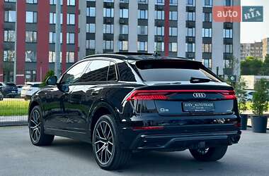 Позашляховик / Кросовер Audi Q8 2019 в 